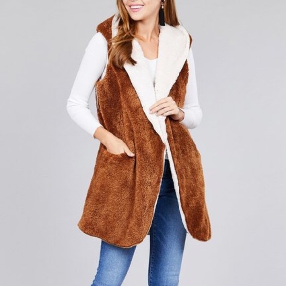 CLEARANCE ‼️CAMEL OFF WHITE - HOODIE FAUX FUR VEST - Picture 4 of 4